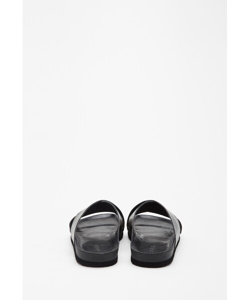 FOREVER 21（フォーエバー トゥエンティーワン）の「FOREVER 21 Faux Leather Crisscross Sandals（サンダル・レディース・White/Black・6.5/7/8/7.5/8.5/9/6/10/5.5）」の2枚目の写真