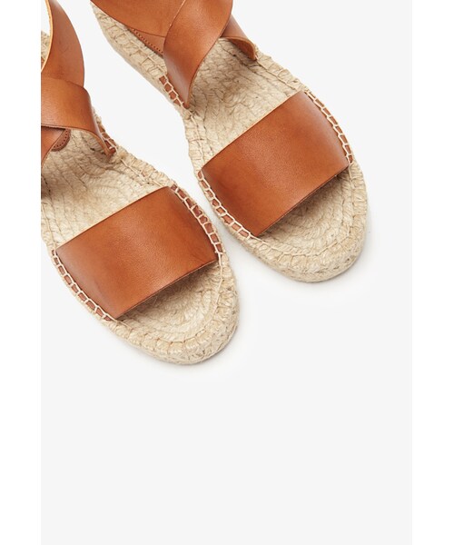 FOREVER 21(フォーエバー トゥエンティーワン)の「FOREVER 21 Faux Leather Espadrille Sandals(サンダル・レディース・Black/Camel/Cream・8/10/9/7/6)」の4枚目の写真