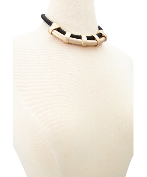 FOREVER 21（フォーエバー トゥエンティーワン）の「FOREVER 21 Matte Metal Statement Necklace（ネックレス・レディース・Matte gold/black・One size）」の3枚目の写真