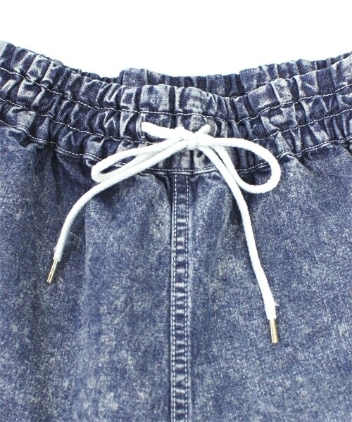 RNA（アールエヌエー）の「＜予約＞デニムイージーハーフパンツ（パンツ・レディース・インディゴケミカル/インディゴブルー・M）」の7枚目の写真