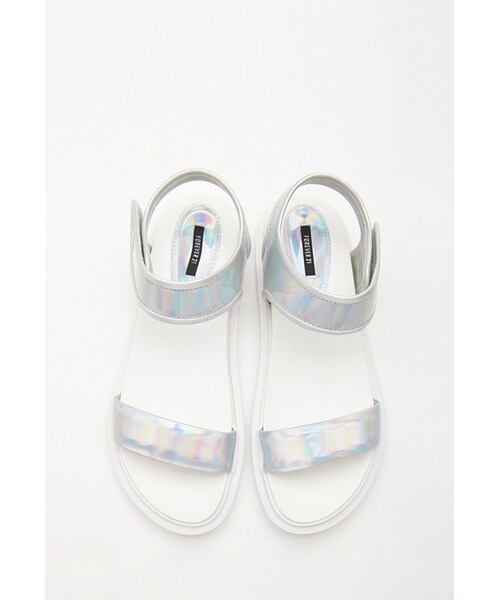 FOREVER 21（フォーエバー トゥエンティーワン）の「FOREVER 21 Faux Patent Leather Flatform Sandals（サンダル・レディース・Silver/Black・8/10/7/9/6）」の6枚目の写真