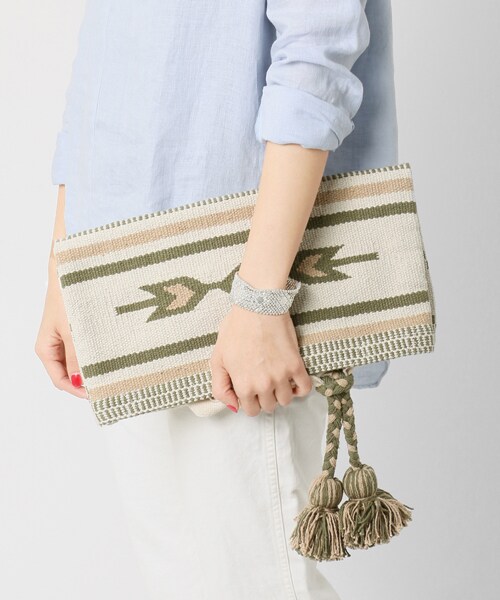 URBAN RESEARCH DOORS（アーバンリサーチドアーズ）の「印地安圖騰兩用手拿包（バッグ・レディース・紅色/卡其綠色/黑色・one）」の4枚目の写真