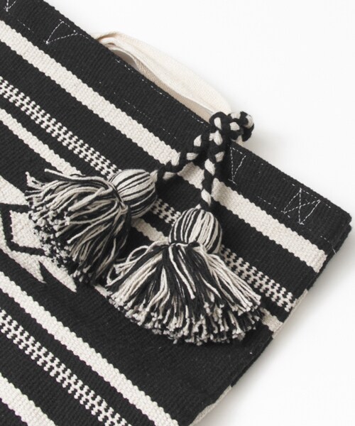 URBAN RESEARCH DOORS（アーバンリサーチドアーズ）の「印地安圖騰兩用手拿包（バッグ・レディース・紅色/卡其綠色/黑色・one）」の18枚目の写真