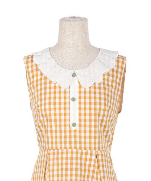 F i.n.t(フィント)の「フラワー衿ギンガムチェックノースリーブワンピース/F i.n.t(ワンピース・レディース・その他)」の4枚目の写真