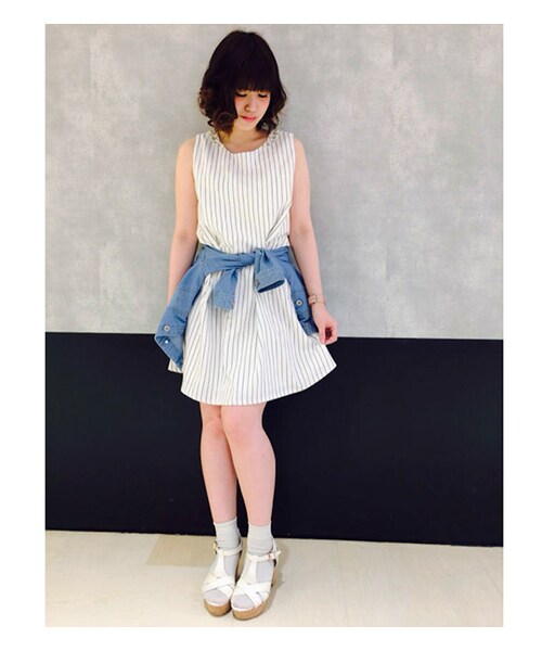PAGEBOY（ページボーイ）の「7分袖ノーカラーデニムジャケット（ジャケット/アウター・レディース・ライトブルー/ブルー/ネイビー）」の20枚目の写真