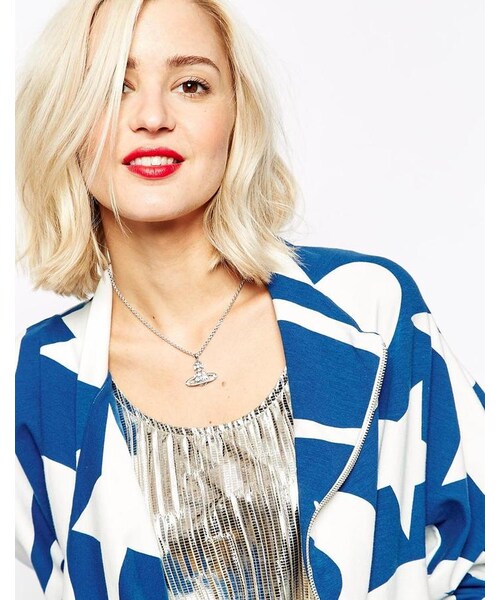 Vivienne Westwood(ヴィヴィアンウエストウッド)の「Vivienne Westwood Thalia Mini Bass Relief Pendant Necklace(ネックレス・レディース・silver)」の4枚目の写真
