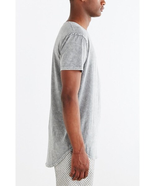 URBAN OUTFITTERS（アーバンアウトフィッターズ）の「Feathers Mineralized Long Scoop Neck Tee（Tシャツ/カットソー・メンズ・BROWN/GREY・S/XL/XS/M/L）」の5枚目の写真