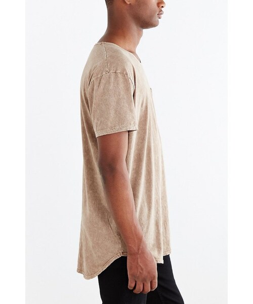 URBAN OUTFITTERS（アーバンアウトフィッターズ）の「Feathers Mineralized Long Scoop Neck Tee（Tシャツ/カットソー・メンズ・BROWN/GREY・S/XL/XS/M/L）」の10枚目の写真