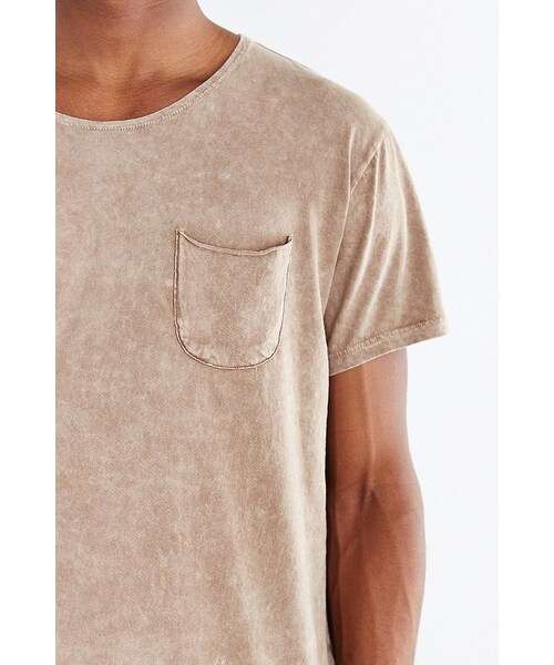 URBAN OUTFITTERS（アーバンアウトフィッターズ）の「Feathers Mineralized Long Scoop Neck Tee（Tシャツ/カットソー・メンズ・BROWN/GREY・S/XL/XS/M/L）」の12枚目の写真