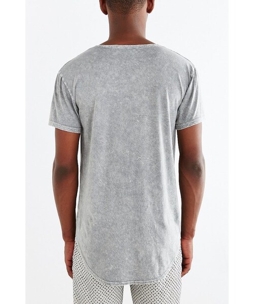 URBAN OUTFITTERS（アーバンアウトフィッターズ）の「Feathers Mineralized Long Scoop Neck Tee（Tシャツ/カットソー・メンズ・BROWN/GREY・S/XL/XS/M/L）」の13枚目の写真