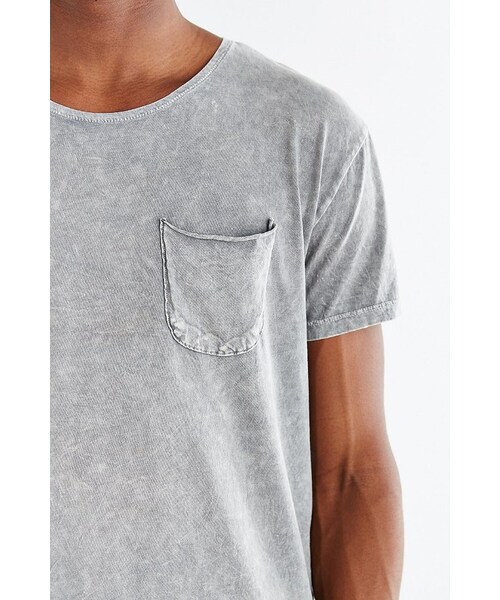 URBAN OUTFITTERS（アーバンアウトフィッターズ）の「Feathers Mineralized Long Scoop Neck Tee（Tシャツ/カットソー・メンズ・BROWN/GREY・S/XL/XS/M/L）」の11枚目の写真