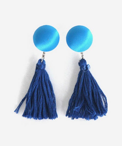 DHOLIC（ディーホリック）の「カラータッセルピアス（ピアス（両耳用）・レディース・アイボリー/ピンク/ブルー/ブラック・FREE）」の3枚目の写真