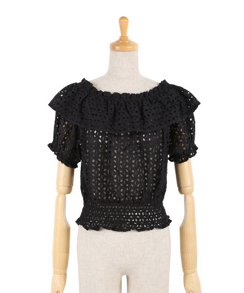 an another angelus(アンアナザーアンジェラス)の「フラワーレースオフショルダー半袖プルオーバーブラウス/an another angelus(シャツ/ブラウス・レディース・その他)」の2枚目の写真