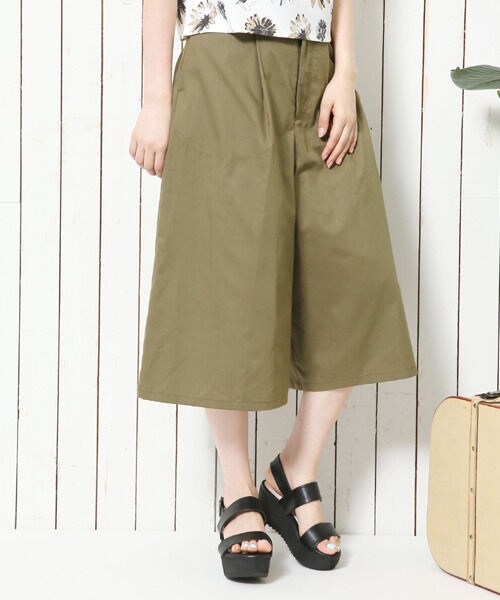 LOWRYS FARM（ローリーズファーム）の「ＴＣタックガウチョ（パンツ・レディース・ブラック09/カーキ78・Ｆ）」の2枚目の写真