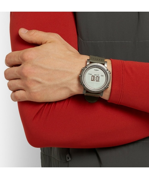 SUUNTO(スント)の「Suunto Essential Stainless Steel Digital Watch(アナログ腕時計・メンズ・Gray・One Size)」の7枚目の写真