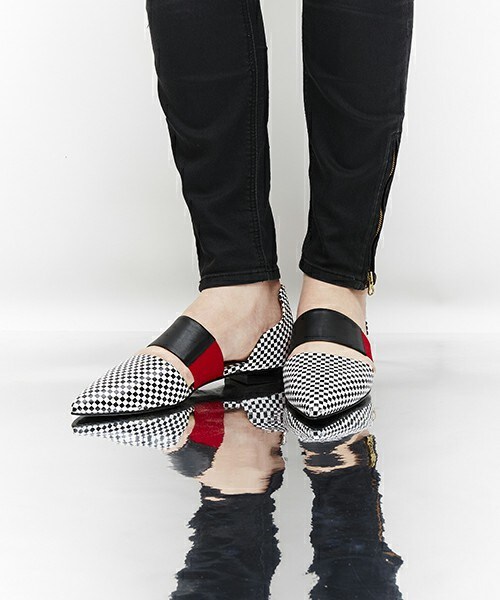 TOGA PULLA（トーガ　プルラ）の「TOGA PULLA　チェックフラットシューズ（その他シューズ・レディース・ブラック・36/37/38/39）」の8枚目の写真
