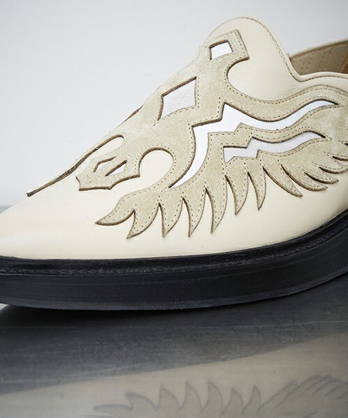 TOGA PULLA（トーガ　プルラ）の「TOGA PULLA　イーグルスリッポン（その他シューズ・レディース・ブラック/ベージュ・36/37/38/39）」の14枚目の写真