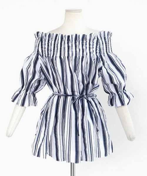 DHOLIC（ディーホリック）の「ストライプオフショルダーブラウス（シャツ/ブラウス・レディース・ディープスカイブルー/ネイビー・FREE）」の2枚目の写真