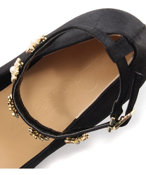 laboratory work(ラボラトリーワーク)の「フラワーモチーフアンクルストラップサテンパンプス(シューズ・レディース・ブラック系/ベージュ/ネイビー・M/L)」の11枚目の写真