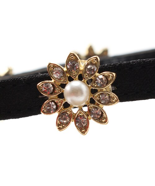 laboratory work(ラボラトリーワーク)の「フラワーモチーフアンクルストラップサテンパンプス(シューズ・レディース・ブラック系/ベージュ/ネイビー・M/L)」の9枚目の写真