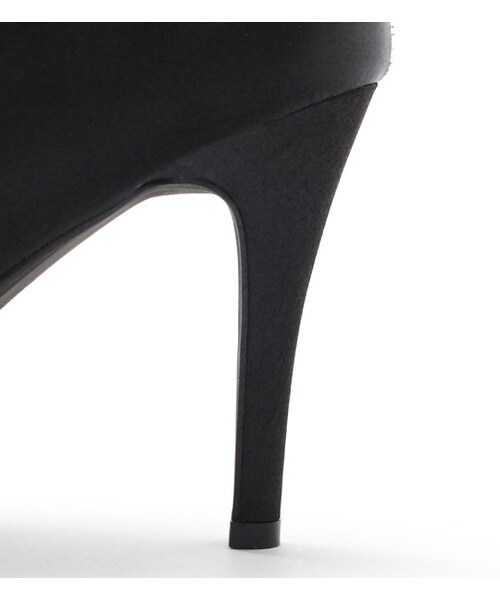 laboratory work(ラボラトリーワーク)の「フラワーモチーフアンクルストラップサテンパンプス(シューズ・レディース・ブラック系/ベージュ/ネイビー・M/L)」の7枚目の写真