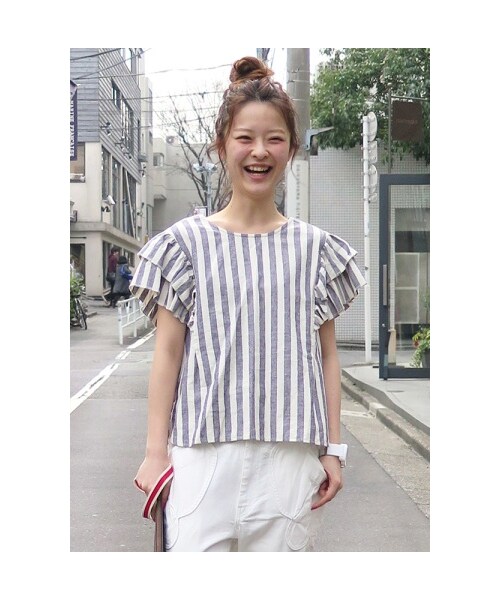 mercibeaucoup,（メルシーボークー）の「メルシーボークー、 / Ｂ：アサスト / シャツ（トップス・レディース・beige/navy・01）」の2枚目の写真