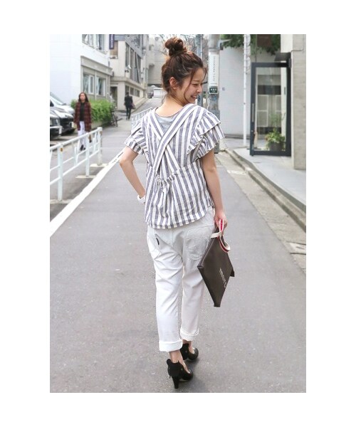 mercibeaucoup,（メルシーボークー）の「メルシーボークー、 / Ｂ：アサスト / シャツ（トップス・レディース・beige/navy・01）」の11枚目の写真