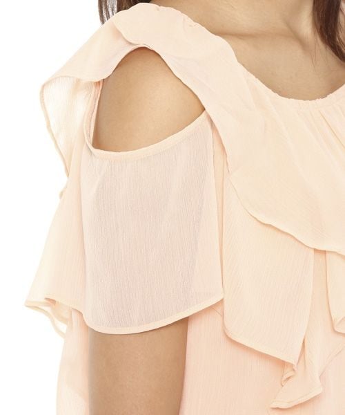 Andemiu（アンデミュウ）の「フリルオープンショルダーブラウス（トップス・レディース・オフホワイト11/サーモン40/カーキ78/ネイビー88・F）」の10枚目の写真