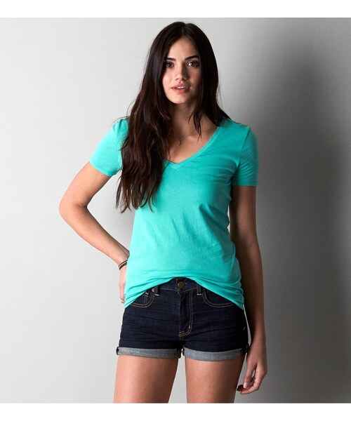 American Eagle(アメリカンイーグル)の「AEOフェイバリットVネックTシャツ(Tシャツ/カットソー・レディース・ブラック/グリーン/ターコイズ/フューシャピンク/ネオンタンジェリン/プラムベリー/カレントコーラル/サマーバーガンディー/ブルー/パープル・XXS/XS/S/M/L/XL/XXL)」の2枚目の写真
