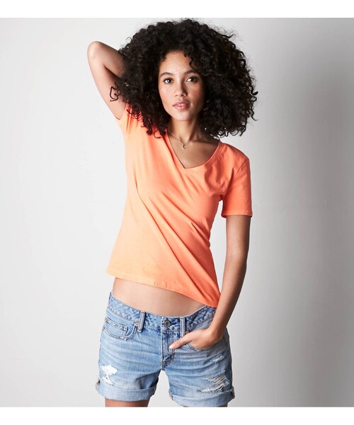 American Eagle(アメリカンイーグル)の「AEOフェイバリットVネックTシャツ(Tシャツ/カットソー・レディース・ブラック/グリーン/ターコイズ/フューシャピンク/ネオンタンジェリン/プラムベリー/カレントコーラル/サマーバーガンディー/ブルー/パープル・XXS/XS/S/M/L/XL/XXL)」の10枚目の写真