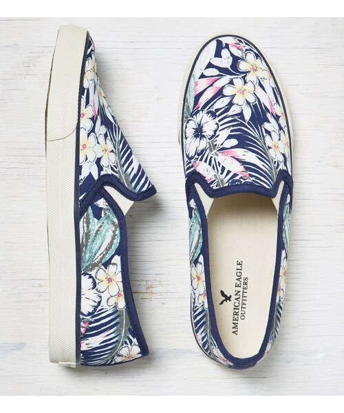 American Eagle（アメリカンイーグル）の「AEOプリントスリッポンスニーカー（スニーカー・レディース・トーストココナツ/ホワイト/ブルー/シエンナ/バナナボート/ライトブリーチ・5/6/7/8/9/10）」の2枚目の写真