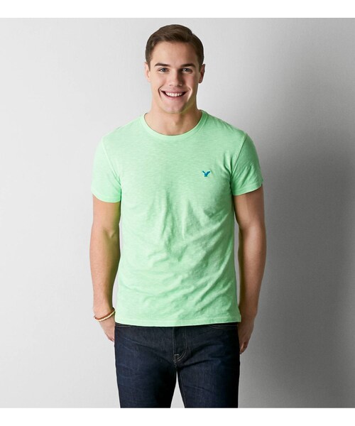 American Eagle（アメリカンイーグル）の「AEOレジェンドクルーネックTシャツ（Tシャツ/カットソー・メンズ・ボールドブラック/ブラックチェリー/ネイビー/ホライズンブルー/ブライトネオンレッド/キウィブラスト/シーフォームサーフ/レッドビーム/レイターゲイター/オレンジヘイズ/ハイライターピンク/コバルトナイト・XS/S/M/L/XL/XXL/XXXL）」の6枚目の写真