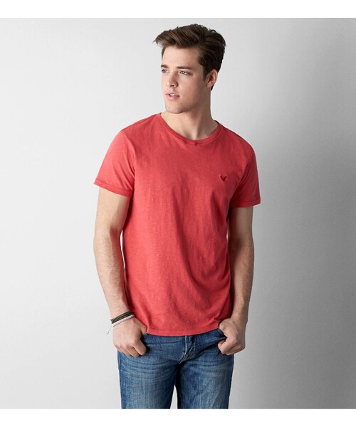 American Eagle（アメリカンイーグル）の「AEOレジェンドクルーネックTシャツ（Tシャツ/カットソー・メンズ・ボールドブラック/ブラックチェリー/ネイビー/ホライズンブルー/ブライトネオンレッド/キウィブラスト/シーフォームサーフ/レッドビーム/レイターゲイター/オレンジヘイズ/ハイライターピンク/コバルトナイト・XS/S/M/L/XL/XXL/XXXL）」の3枚目の写真