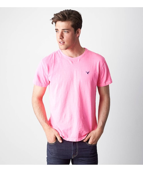American Eagle（アメリカンイーグル）の「AEOレジェンドクルーネックTシャツ（Tシャツ/カットソー・メンズ・ボールドブラック/ブラックチェリー/ネイビー/ホライズンブルー/ブライトネオンレッド/キウィブラスト/シーフォームサーフ/レッドビーム/レイターゲイター/オレンジヘイズ/ハイライターピンク/コバルトナイト・XS/S/M/L/XL/XXL/XXXL）」の10枚目の写真