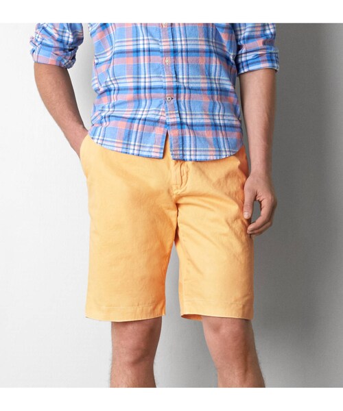 American Eagle（アメリカンイーグル）の「AEOクラシックツイルショート（その他パンツ・メンズ・ビンテージカーキ/ロッキーブルー/ビンテージブルー/シーフォームサーフ/オフィサーネイビー/ブライトルバーブ/チルレモネード/コーポラルカーキ/トワイライトブルー/サンブリーチミント/オレンジ・26/28/30/32/33/34/36/38/40）」の2枚目の写真