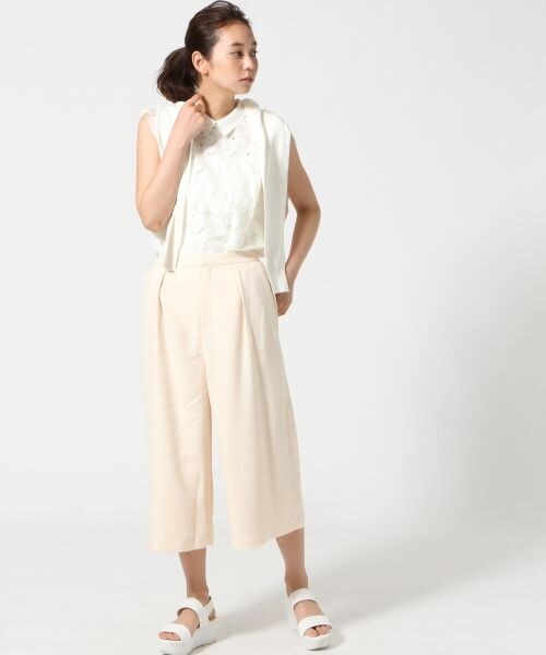 LOWRYS FARM（ローリーズファーム）の「タックワイドクロップド（パンツ・レディース・オフ05/ブラック09/ベージュ52/ネイビー88・Ｆ）」の5枚目の写真