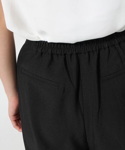 LOWRYS FARM（ローリーズファーム）の「タックワイドクロップド（パンツ・レディース・オフ05/ブラック09/ベージュ52/ネイビー88・Ｆ）」の11枚目の写真