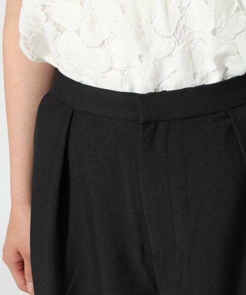 LOWRYS FARM（ローリーズファーム）の「タックワイドクロップド（パンツ・レディース・オフ05/ブラック09/ベージュ52/ネイビー88・Ｆ）」の8枚目の写真