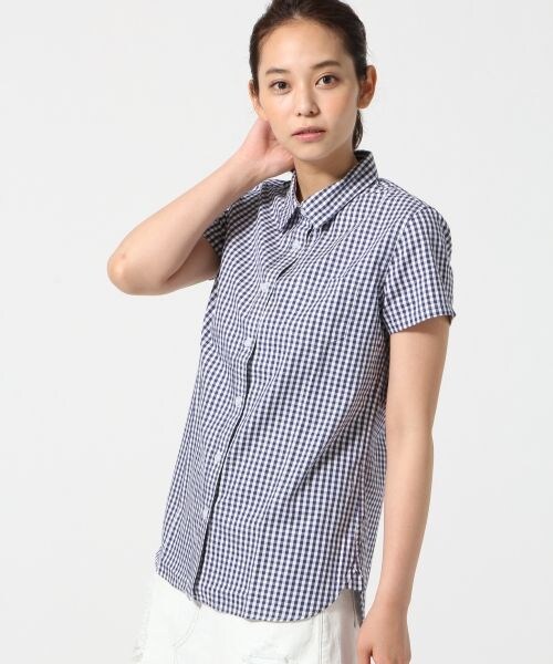 LOWRYS FARM(ローリーズファーム)の「ギンガムシャツ(トップス・レディース・ブラック09/レッド35/ネイビー88・M/L)」の2枚目の写真