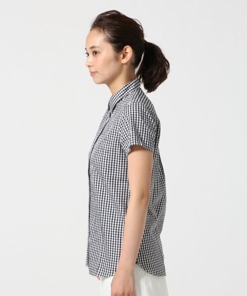 LOWRYS FARM(ローリーズファーム)の「ギンガムシャツ(トップス・レディース・ブラック09/レッド35/ネイビー88・M/L)」の4枚目の写真