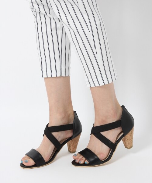 BLISS POINT Womens（ブリスポイント ウイメンズ）の「クロスゴムサンダル75（シューズ・レディース・ホワイト02/ブラック09/シルバー19・M(23～23.5cm)/L(24～24.5cm)）」の2枚目の写真