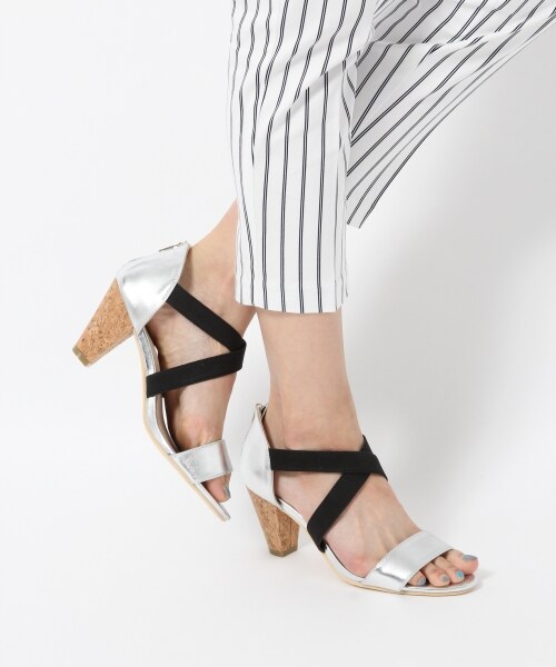 BLISS POINT Womens（ブリスポイント ウイメンズ）の「クロスゴムサンダル75（シューズ・レディース・ホワイト02/ブラック09/シルバー19・M(23～23.5cm)/L(24～24.5cm)）」の3枚目の写真