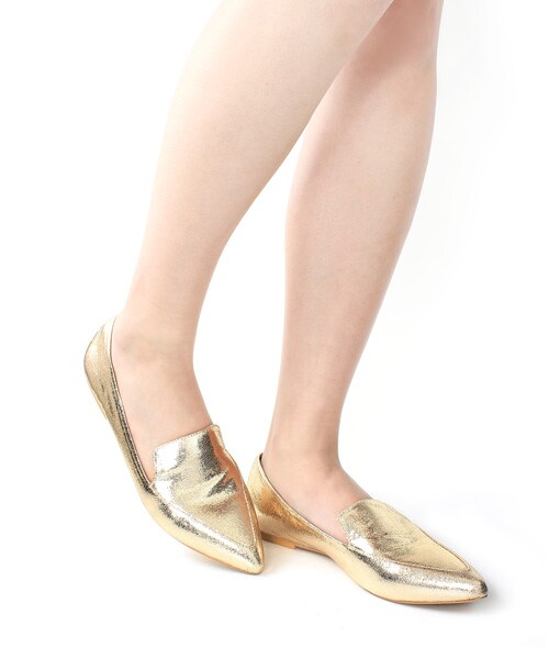 RANDA（ランダ）の「ポインテッドトゥメタリックローファー（シューズ・レディース・ゴールド/シルバー/ネイビー・S/M/L/LL）」の4枚目の写真