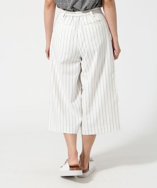 LOWRYS FARM(ローリーズファーム)の「STワイドクロップドパンツ(パンツ・レディース・オフ08/ネイビー88・F)」の5枚目の写真