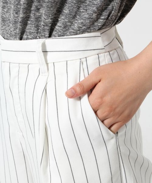 LOWRYS FARM(ローリーズファーム)の「STワイドクロップドパンツ(パンツ・レディース・オフ08/ネイビー88・F)」の7枚目の写真