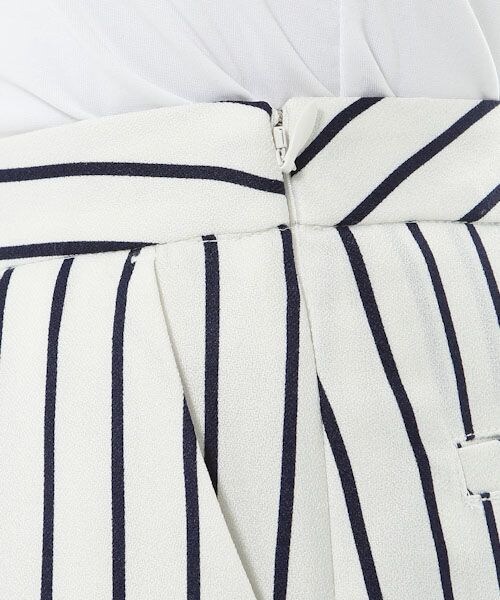 Andemiu（アンデミュウ）の「セミロングガウチョパンツ（パンツ・レディース・ストライプ10/オフホワイト11/ブラック19/ネイビー88・S/M）」の13枚目の写真