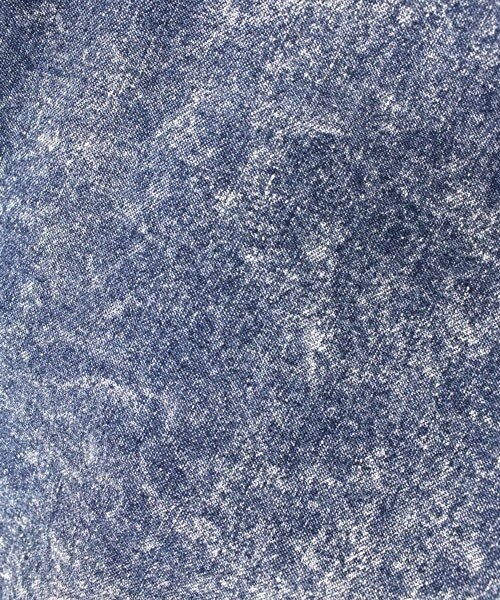 RNA（アールエヌエー）の「デニムイージー裾リブパンツ（パンツ・レディース・ケミカルウォッシュ/ヴィンテージブルー・M）」の12枚目の写真