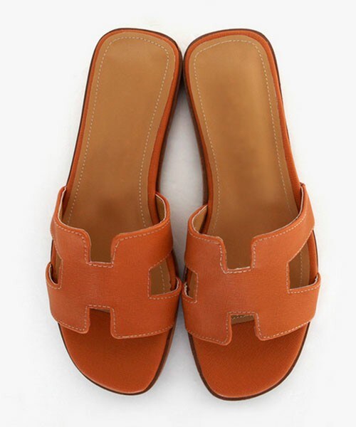 DHOLIC(ディーホリック)の「Hモチーフユニークストラップサンダル(サンダル・レディース・ホワイト/ベージュ/オレンジ/ネイビー/ブラック・230/235/240/245/250)」の5枚目の写真