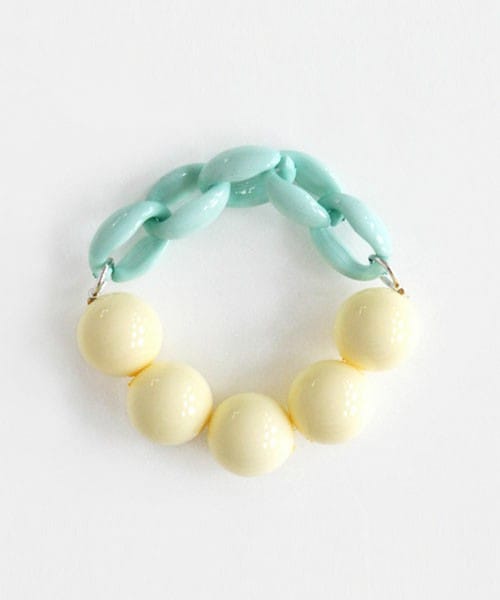 DHOLIC(ディーホリック)の「ミルキーカラードロップブレスレット(ブレスレット・レディース・アイボリー/ピンク/イエロー/ミント/スカイブルー・FREE)」の4枚目の写真