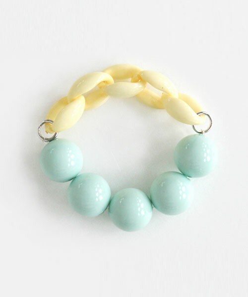 DHOLIC(ディーホリック)の「ミルキーカラードロップブレスレット(ブレスレット・レディース・アイボリー/ピンク/イエロー/ミント/スカイブルー・FREE)」の2枚目の写真